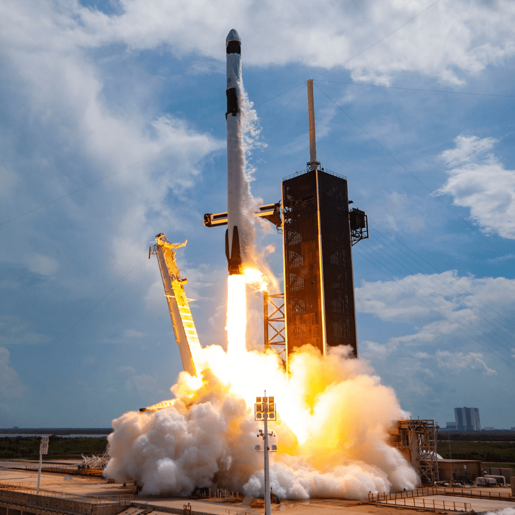 Picture of space x take off