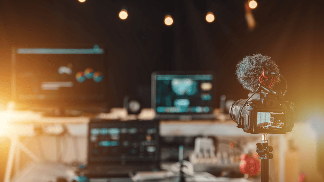 The Role of Influencer Marketing in B2B Tech PR for 2025